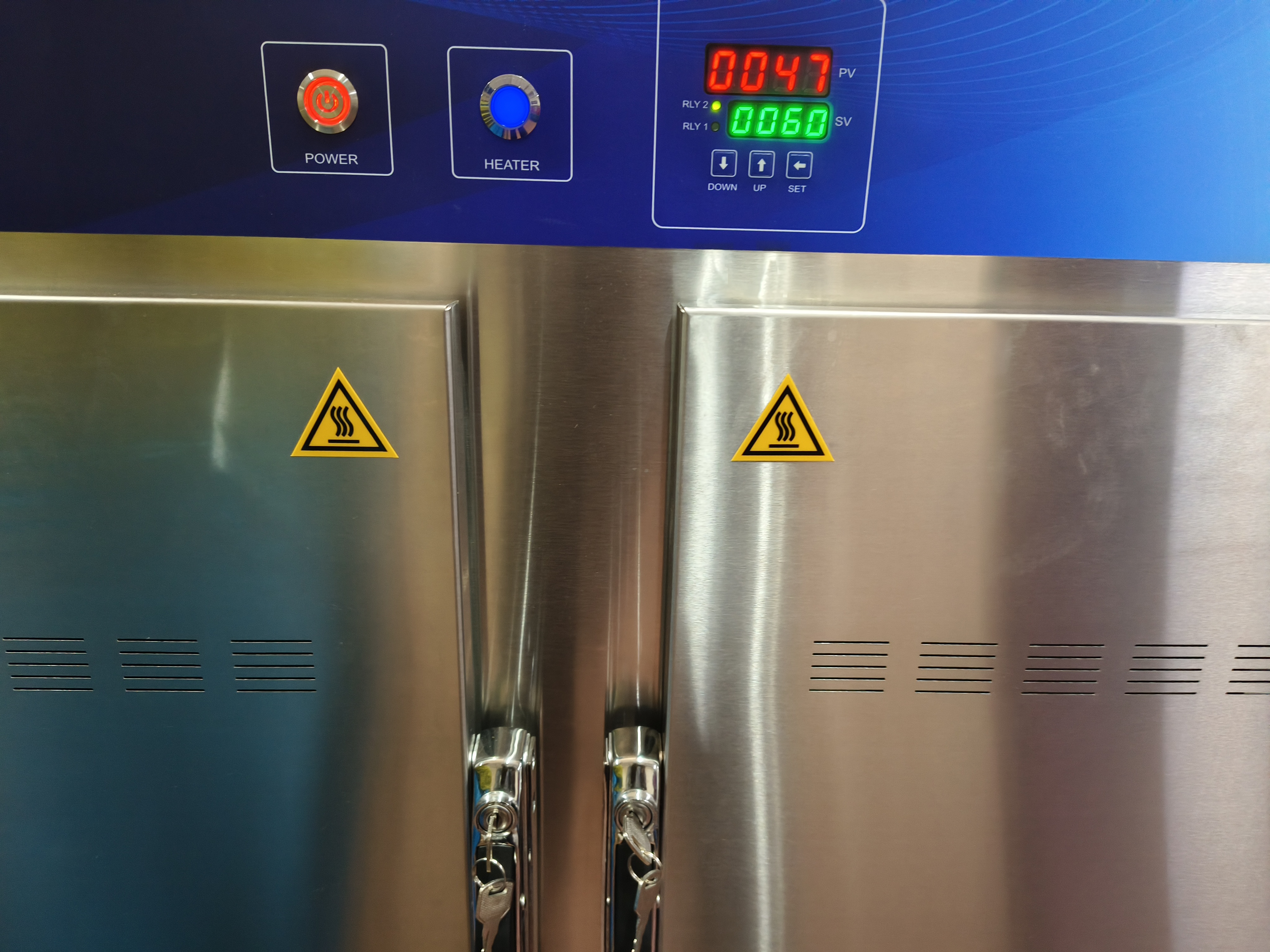 FOOD CART TO SERVE MEALS FOR INPATIENTS OF RCC