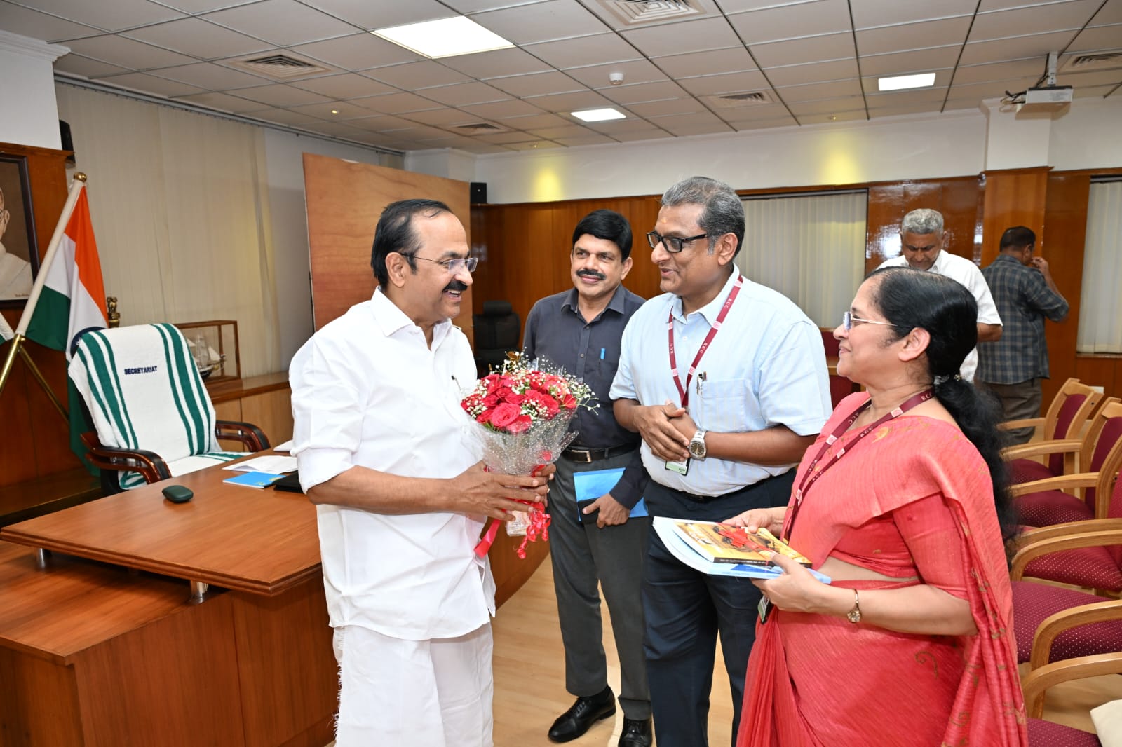 RCC-RCC DIRECTOR DR. REJNISH KUMAR AND ADDITIONAL DIRECTOR DR. BEELA SARAH MATHEW GREETING THE HON'BLE CHIEF MINISTER OF KERALA, SHRI V.D. SATHEESAN